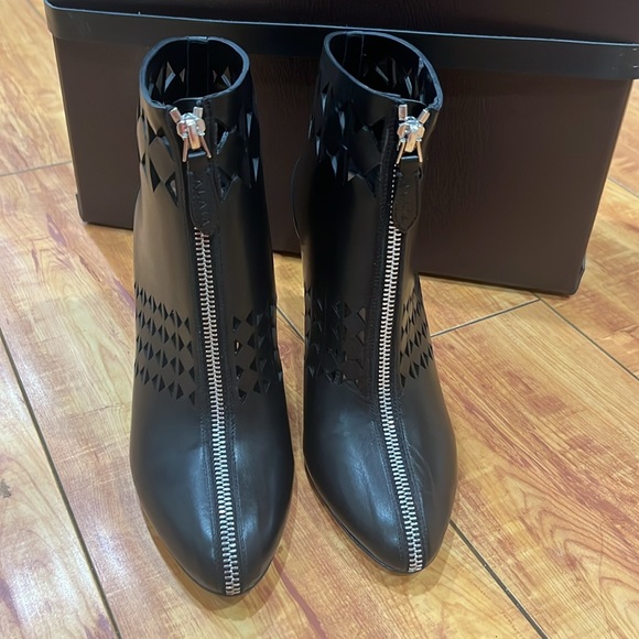 Alaia Leather Lazer Cut Booties - Picture 3 of 12